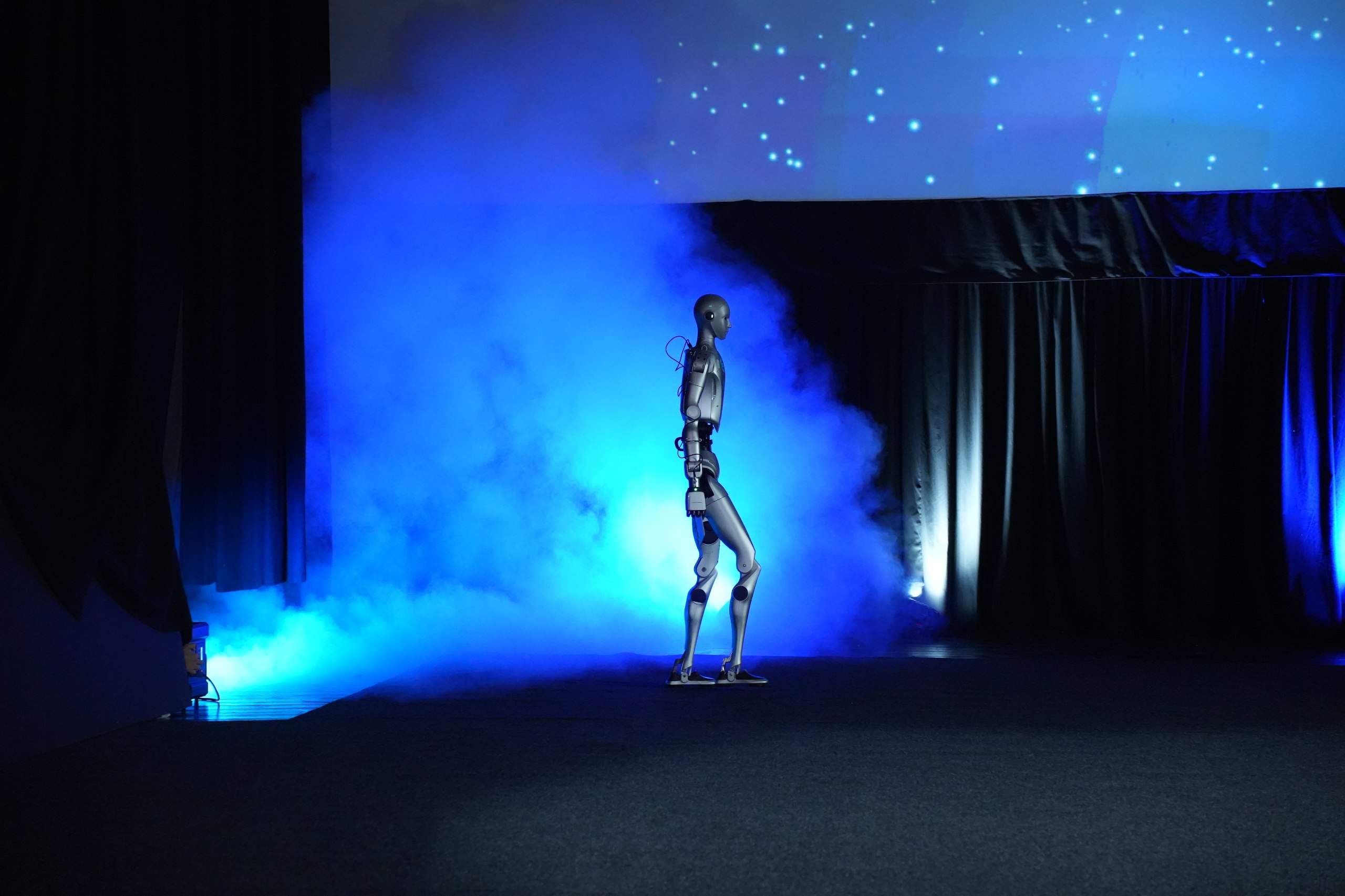 A Humanoid Robot Opened the 14th Festival of Science and Innovation